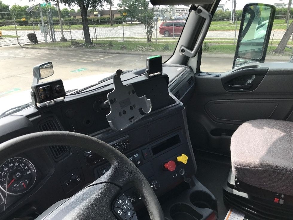 Day Cab Tractor-Heavy Duty Tractors-International-2020-LT625-Houston-TX-319,486\n\t\tmiles-$ 42,250 - Image 10