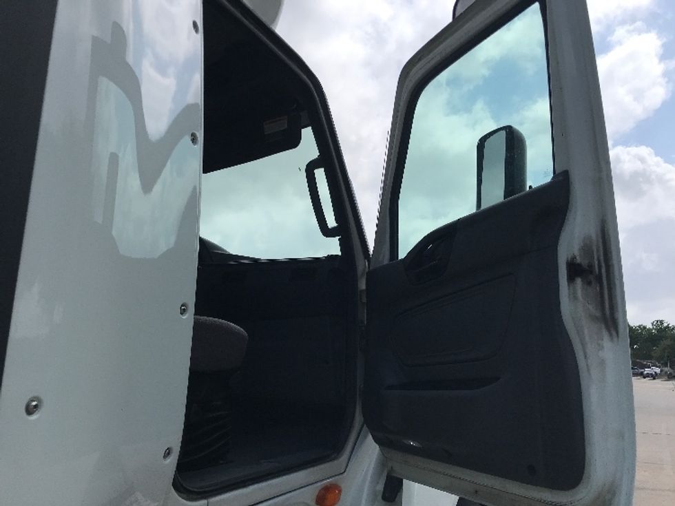 Day Cab Tractor-Heavy Duty Tractors-International-2020-LT625-Houston-TX-319,486\n\t\tmiles-$ 42,250 - Image 12