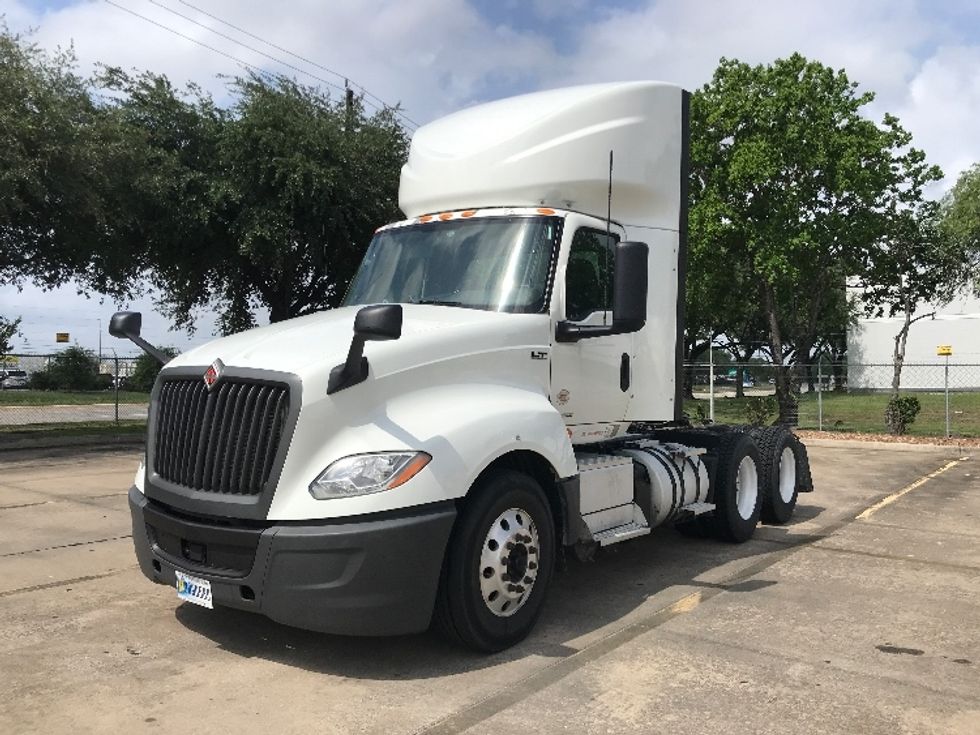 Day Cab Tractor-Heavy Duty Tractors-International-2020-LT625-Houston-TX-319,486\n\t\tmiles-$ 42,250 - Image 3