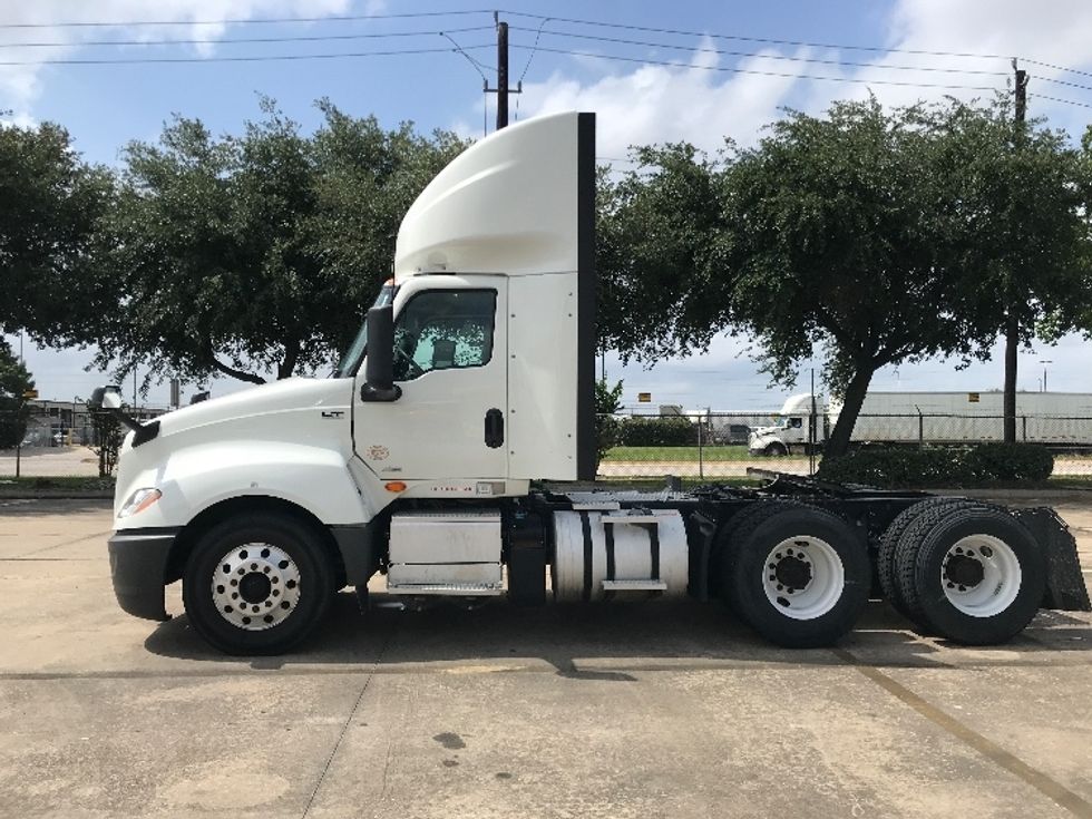 Day Cab Tractor-Heavy Duty Tractors-International-2020-LT625-Houston-TX-319,486\n\t\tmiles-$ 42,250 - Image 4
