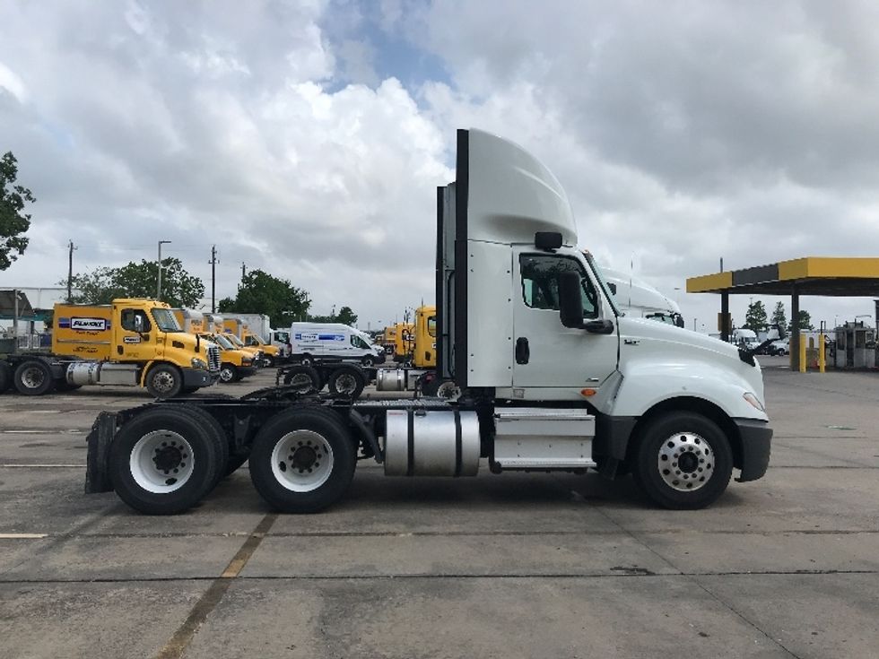 Day Cab Tractor-Heavy Duty Tractors-International-2020-LT625-Houston-TX-319,486\n\t\tmiles-$ 42,250 - Image 8