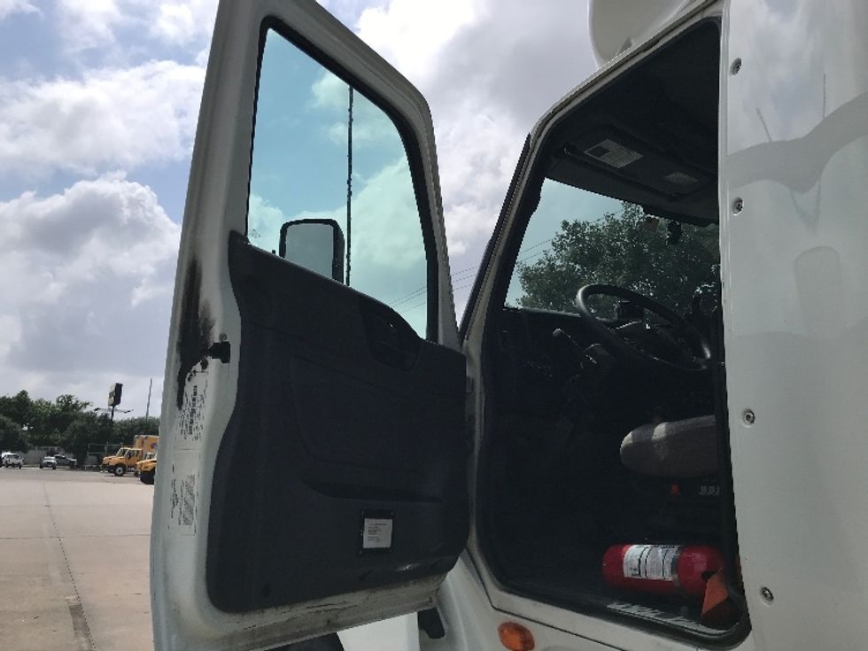 Day Cab Tractor-Heavy Duty Tractors-International-2020-LT625-Houston-TX-319,486\n\t\tmiles-$ 42,250 - Image 9