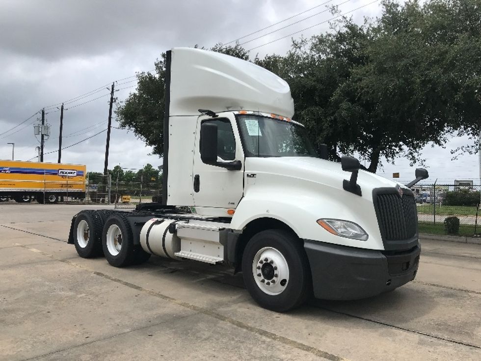 Day Cab Tractor-Heavy Duty Tractors-International-2020-LT625-Houston-TX-319,937\n\t\tmiles-$ 29,500 - Image 1