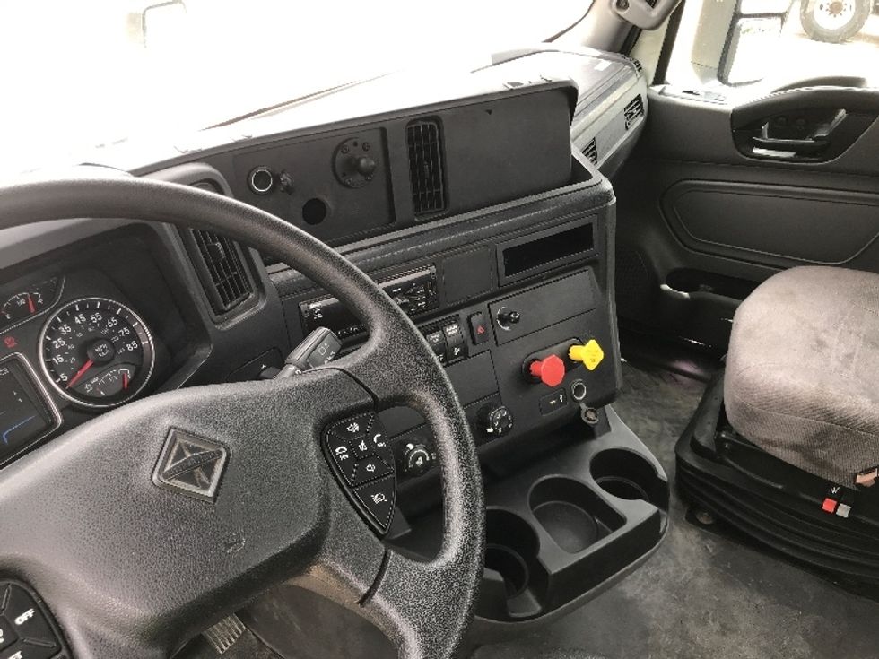 Day Cab Tractor-Heavy Duty Tractors-International-2020-LT625-Houston-TX-319,937\n\t\tmiles-$ 29,500 - Image 10
