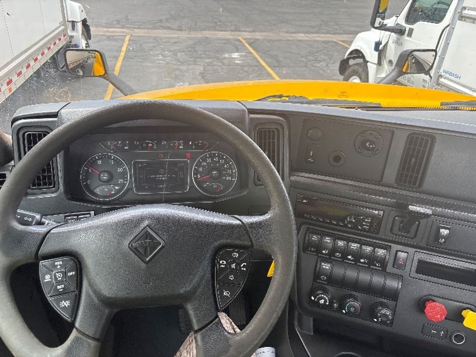 Day Cab Tractor-Heavy Duty Tractors-International-2020-LT625-Idaho Falls-ID-252,354\n\t\tmiles-$ 29,250 - Image 11