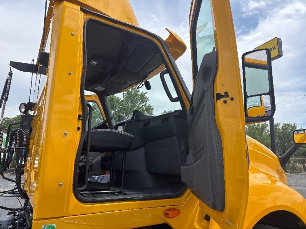 Day Cab Tractor-Heavy Duty Tractors-International-2020-LT625-Idaho Falls-ID-252,354\n\t\tmiles-$ 29,250 - Image 12