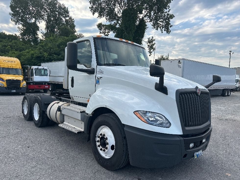 Day Cab Tractor-Heavy Duty Tractors-International-2020-LT625-Jackson-TN-275,753\n\t\tmiles-$ 53,000 - Image 1