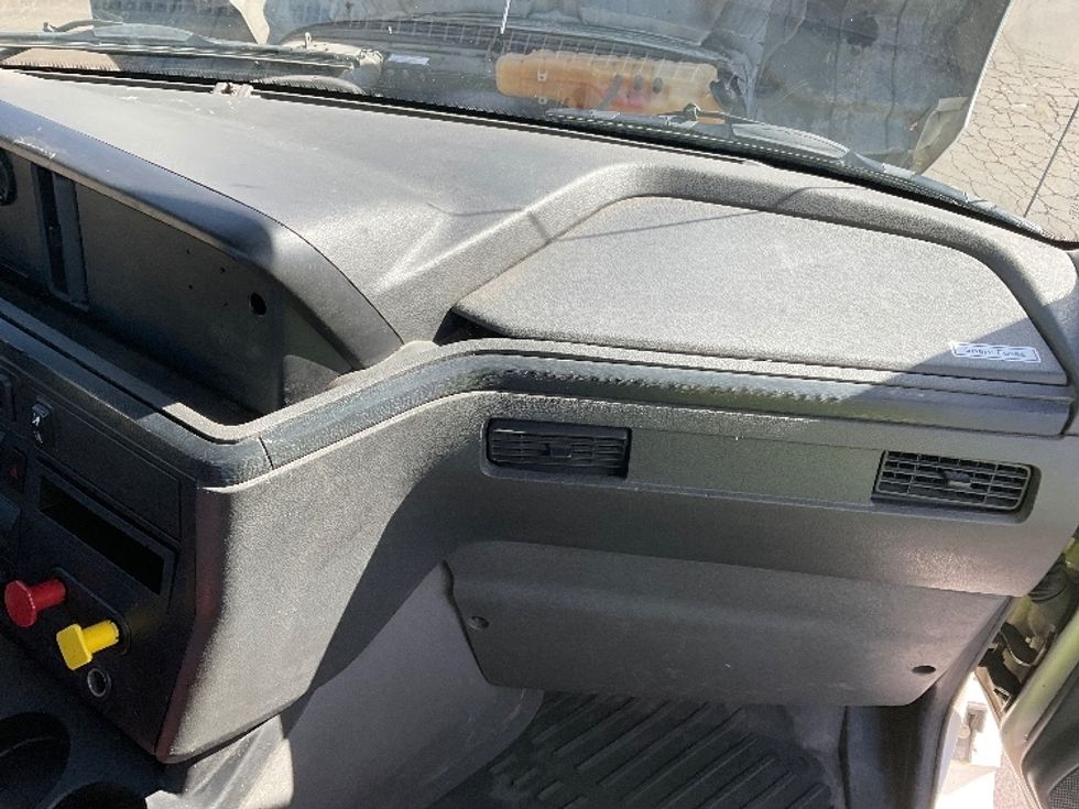 Day Cab Tractor-Heavy Duty Tractors-International-2020-LT625-Jessup-PA-468,288\n\t\tmiles-$ 25,750 - Image 12