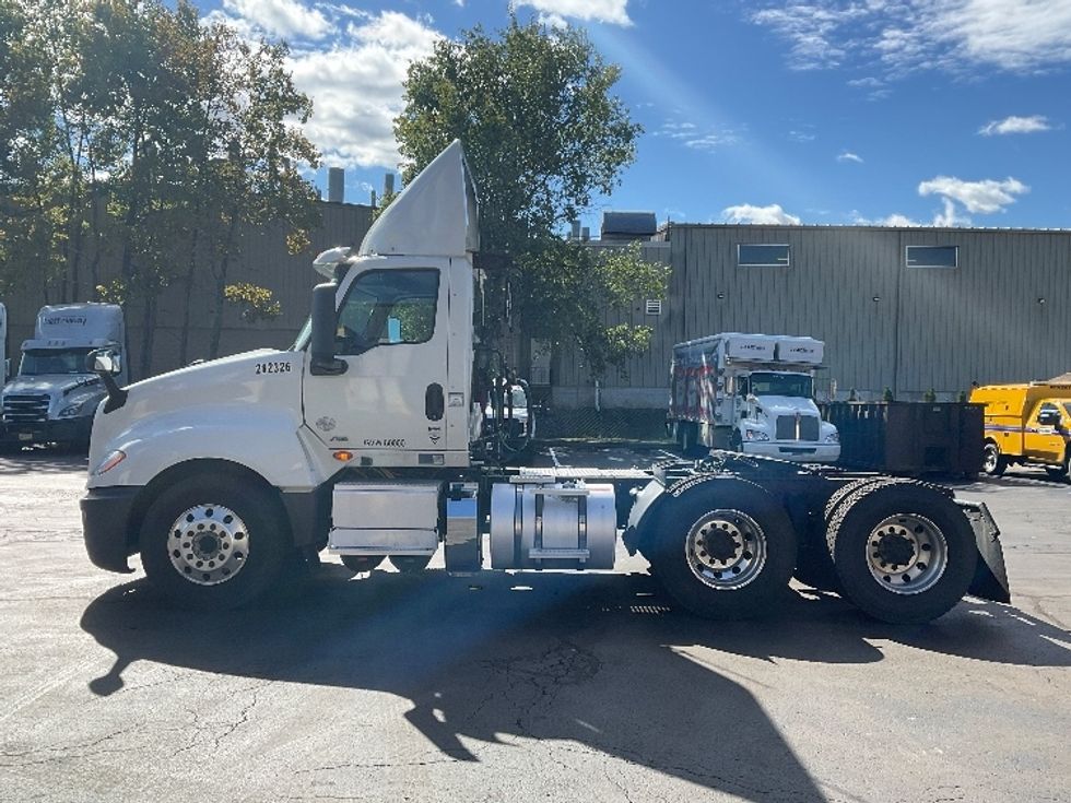 Day Cab Tractor-Heavy Duty Tractors-International-2020-LT625-Jessup-PA-468,288\n\t\tmiles-$ 25,750 - Image 4