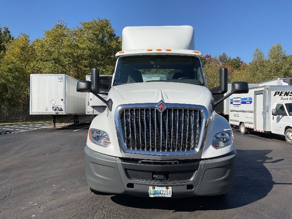 Day Cab Tractor-Heavy Duty Tractors-International-2020-LT625-Jessup-PA-572,075\n\t\tmiles-$ 25,750 - Image 2