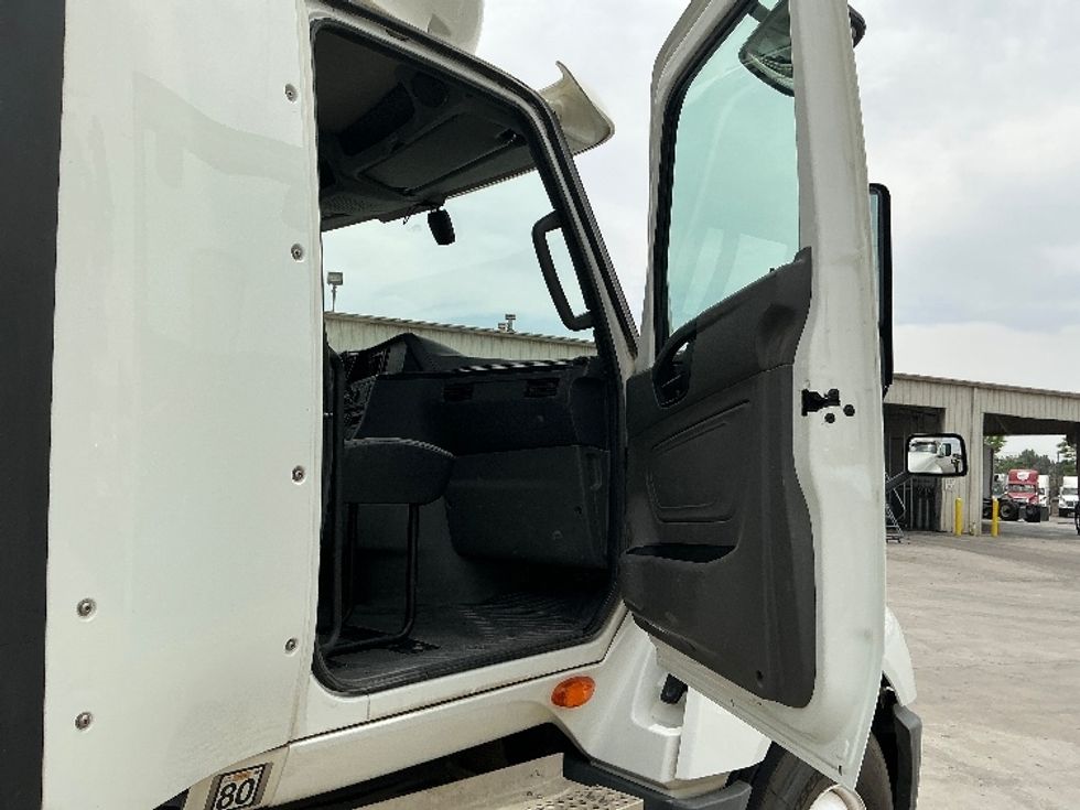 Day Cab Tractor-Heavy Duty Tractors-International-2020-LT625-Jurupa Valley-CA-286,479\n\t\tmiles-$ 34,000 - Image 12