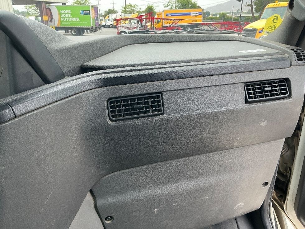 Day Cab Tractor-Heavy Duty Tractors-International-2020-LT625-Jurupa Valley-CA-286,479\n\t\tmiles-$ 34,000 - Image 13