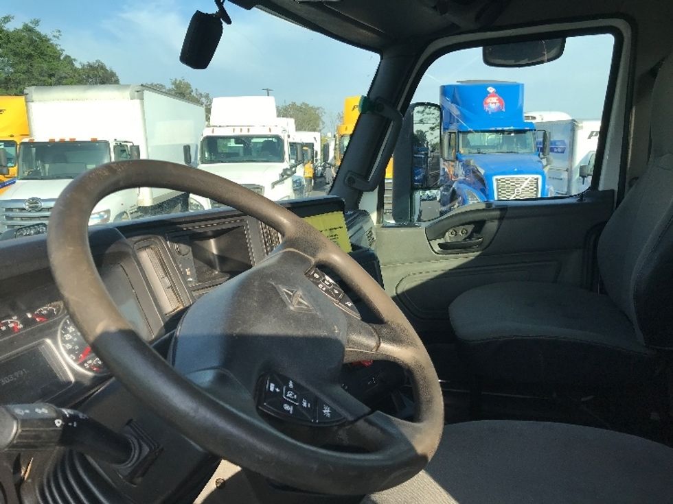 2020 International LT625 LT photo 10