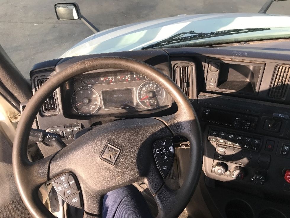 2020 International LT625 LT photo 11