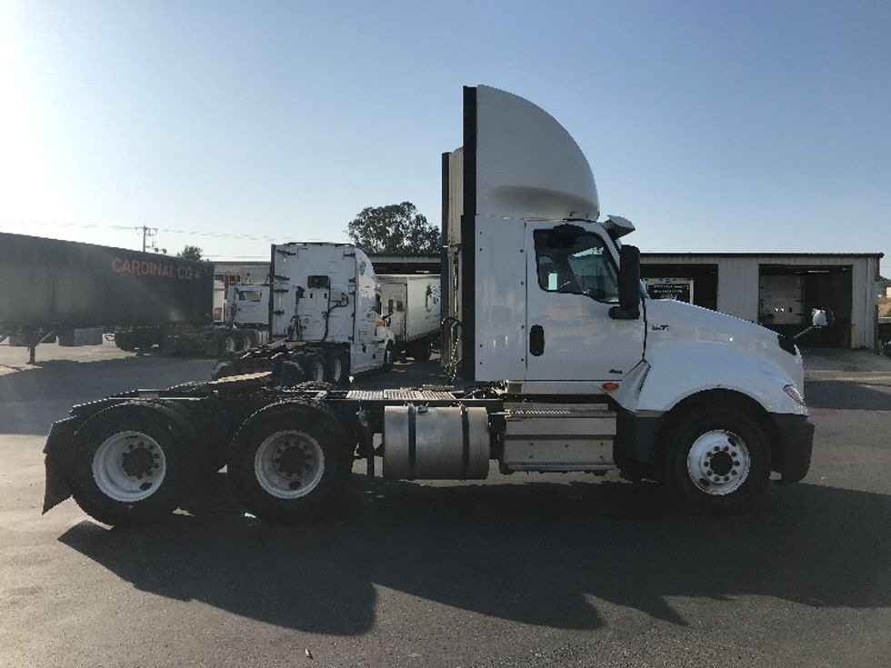 2020 International LT625 LT photo 8