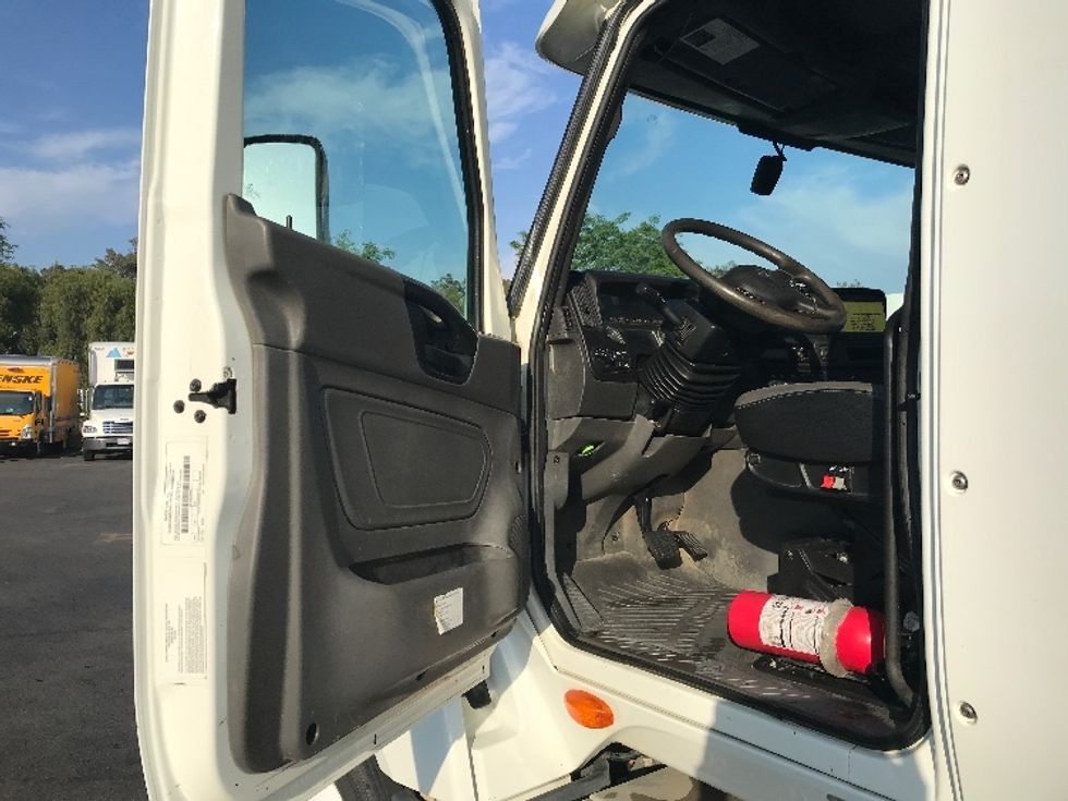 2020 International LT625 LT photo 9
