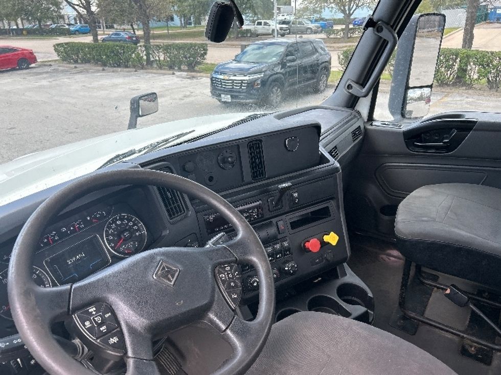 Day Cab Tractor-Heavy Duty Tractors-International-2020-LT625-Katy-TX-239,545\n\t\tmiles-$ 36,250 - Image 10