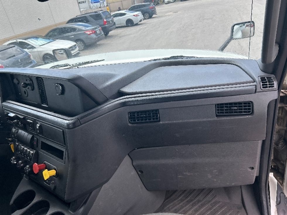 Day Cab Tractor-Heavy Duty Tractors-International-2020-LT625-Katy-TX-239,545\n\t\tmiles-$ 36,250 - Image 16