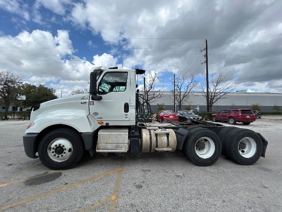 Day Cab Tractor-Heavy Duty Tractors-International-2020-LT625-Katy-TX-239,545\n\t\tmiles-$ 36,250 - Image 4
