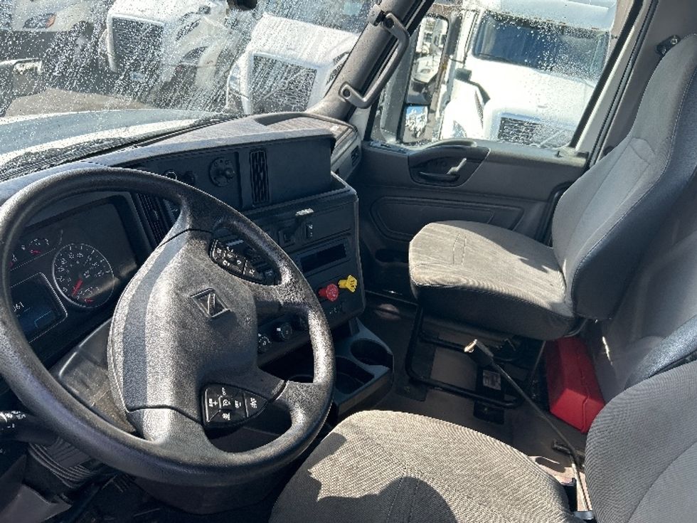 Day Cab Tractor-Heavy Duty Tractors-International-2020-LT625-Kent-WA-131,361\n\t\tmiles-$ 37,250 - Image 10