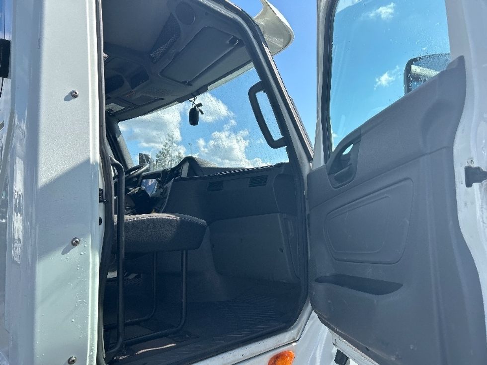 Day Cab Tractor-Heavy Duty Tractors-International-2020-LT625-Kent-WA-131,361\n\t\tmiles-$ 37,250 - Image 12