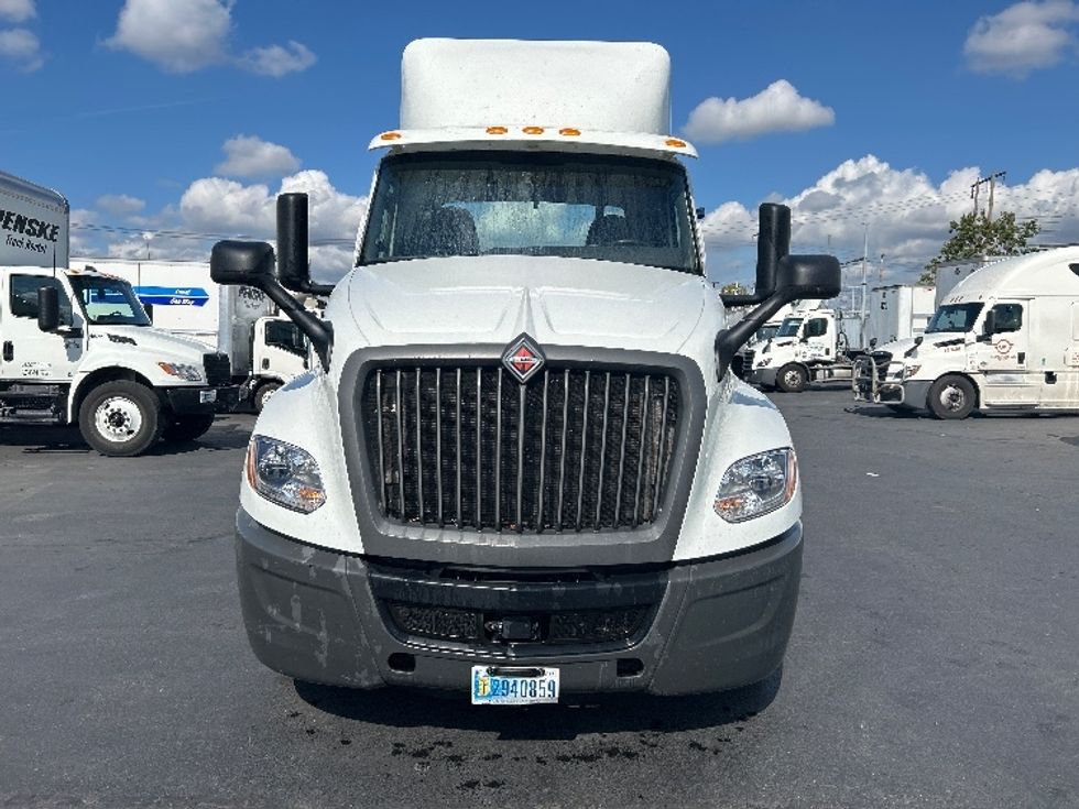 Day Cab Tractor-Heavy Duty Tractors-International-2020-LT625-Kent-WA-131,361\n\t\tmiles-$ 37,250 - Image 2