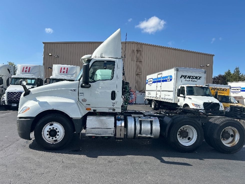 Day Cab Tractor-Heavy Duty Tractors-International-2020-LT625-Kent-WA-131,361\n\t\tmiles-$ 37,250 - Image 4