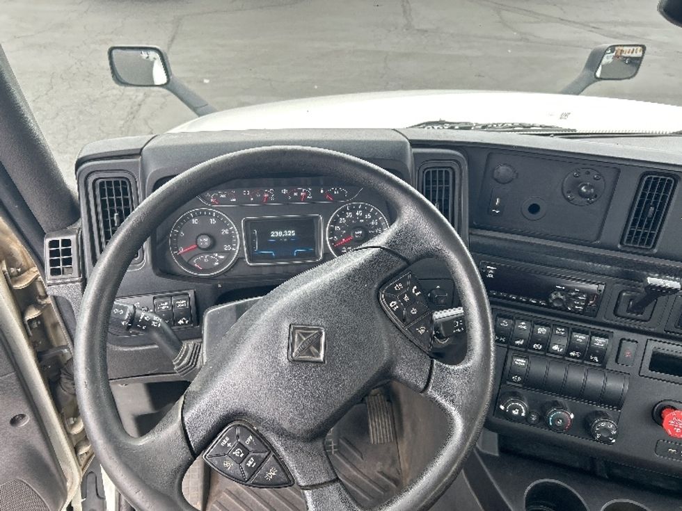 Day Cab Tractor-Heavy Duty Tractors-International-2020-LT625-Kent-WA-238,316\n\t\tmiles-$ 37,250 - Image 11