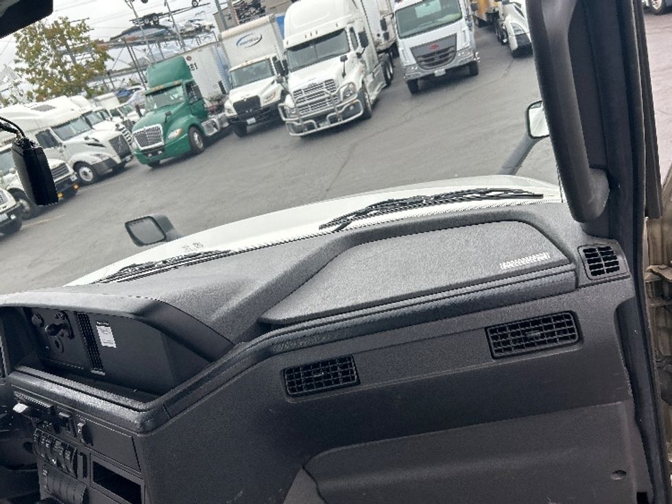 Day Cab Tractor-Heavy Duty Tractors-International-2020-LT625-Kent-WA-238,316\n\t\tmiles-$ 37,250 - Image 13