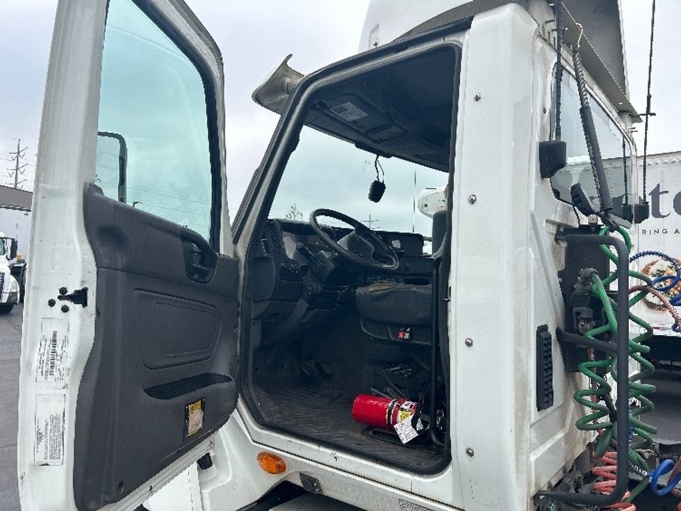 Day Cab Tractor-Heavy Duty Tractors-International-2020-LT625-Kent-WA-238,316\n\t\tmiles-$ 37,250 - Image 9