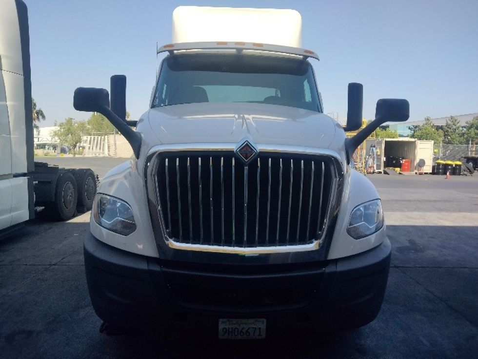 Day Cab Tractor-Heavy Duty Tractors-International-2020-LT625-La Mirada-CA-238,007\n\t\tmiles-$ 33,250 - Image 2