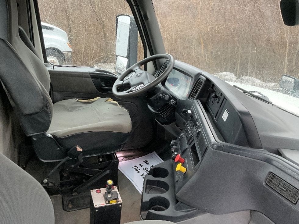 Day Cab Tractor-Heavy Duty Tractors-International-2020-LT625-La Porte-IN-392,217\n\t\tmiles-$ 29,500 - Image 14