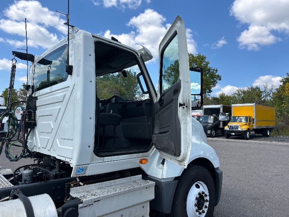 Day Cab Tractor-Heavy Duty Tractors-International-2020-LT625-Lansing-MI-247,658\n\t\tmiles-$ 32,000 - Image 11