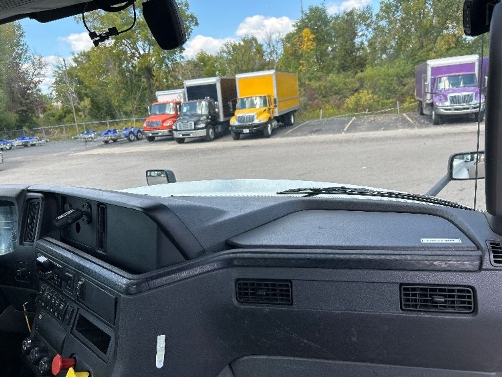 Day Cab Tractor-Heavy Duty Tractors-International-2020-LT625-Lansing-MI-247,658\n\t\tmiles-$ 32,000 - Image 12