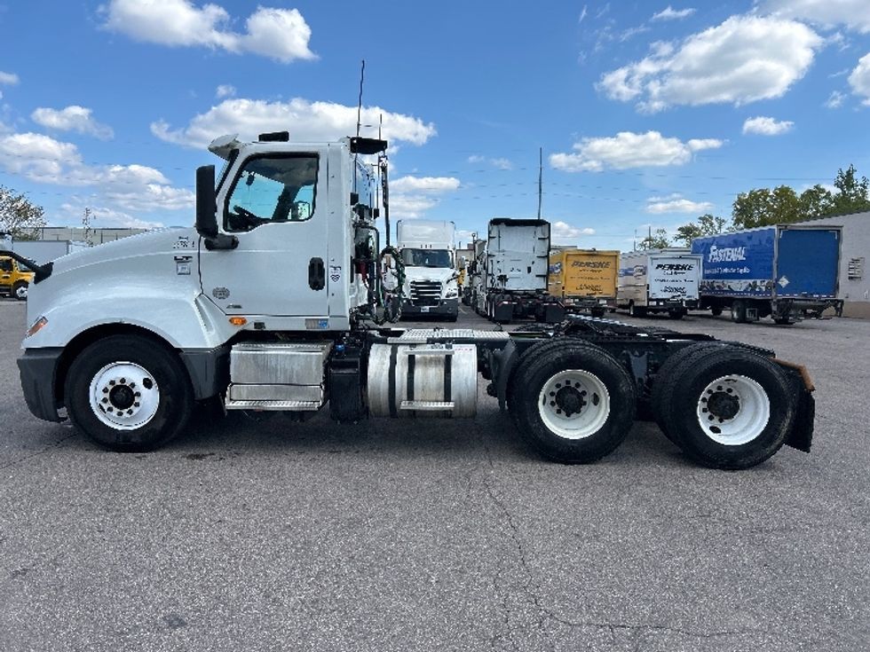 Day Cab Tractor-Heavy Duty Tractors-International-2020-LT625-Lansing-MI-247,658\n\t\tmiles-$ 32,000 - Image 4