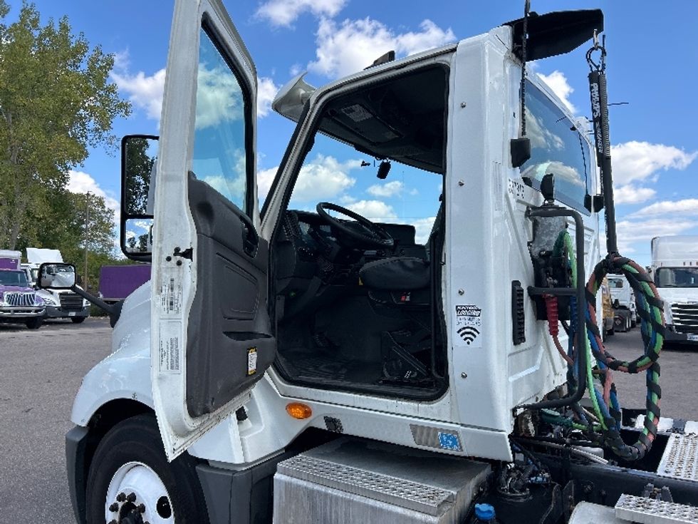 Day Cab Tractor-Heavy Duty Tractors-International-2020-LT625-Lansing-MI-247,658\n\t\tmiles-$ 32,000 - Image 8