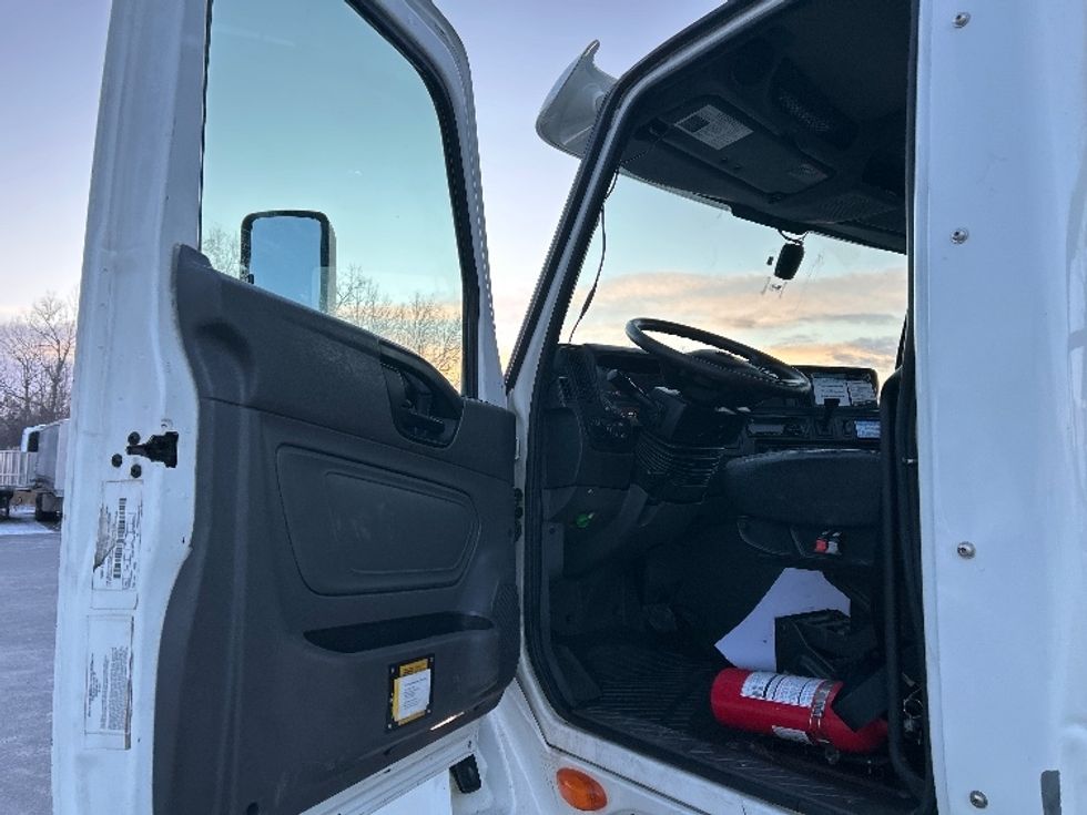 Day Cab Tractor-Heavy Duty Tractors-International-2020-LT625-Liverpool-NY-228,272\n\t\tmiles-$ 33,000 - Image 9