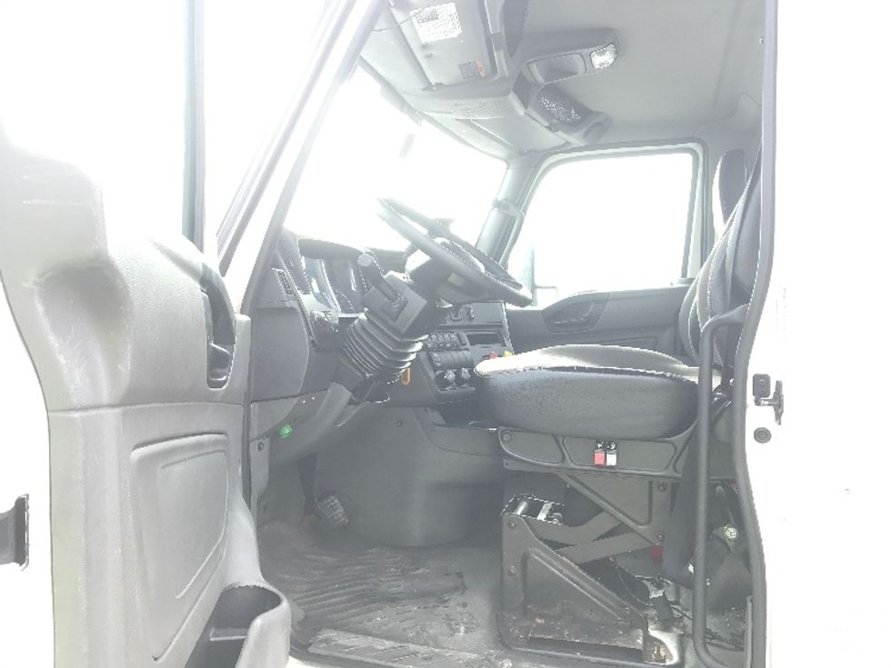 Day Cab Tractor-Heavy Duty Tractors-International-2020-LT625-Liverpool-NY-467,697\n\t\tmiles-$ 25,750 - Image 9