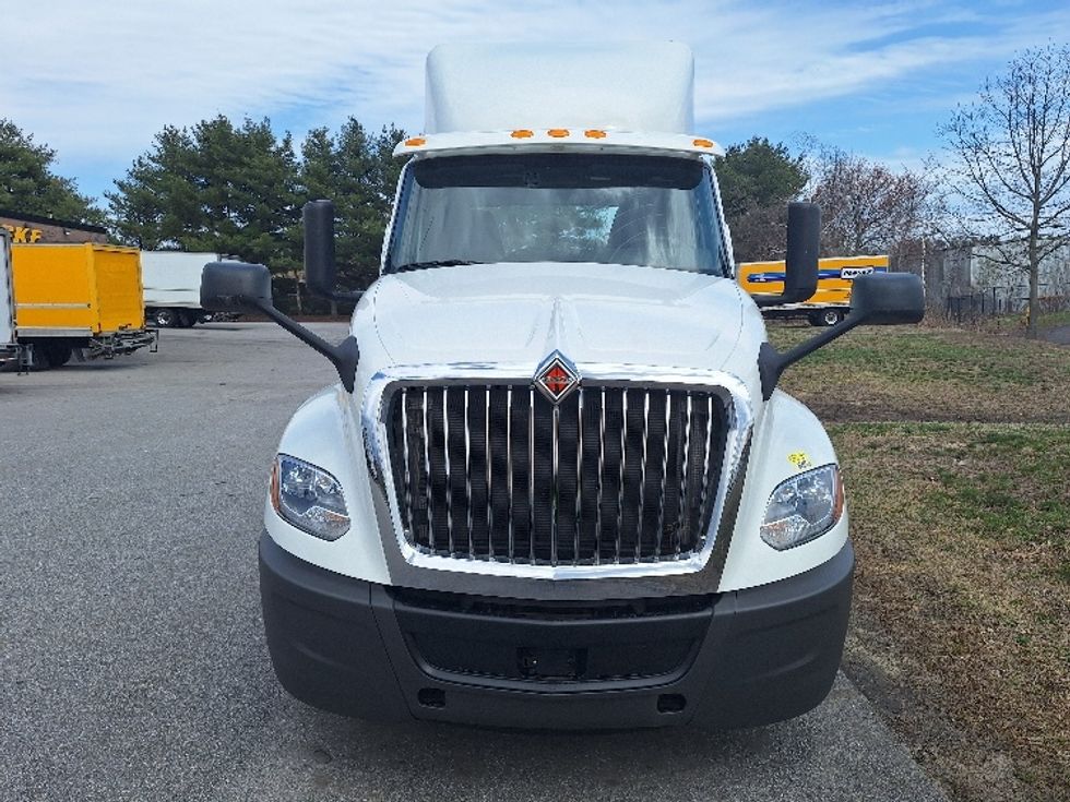 Day Cab Tractor-Heavy Duty Tractors-International-2020-LT625-Londonderry-NH-245,003\n\t\tmiles-$ 32,500 - Image 2