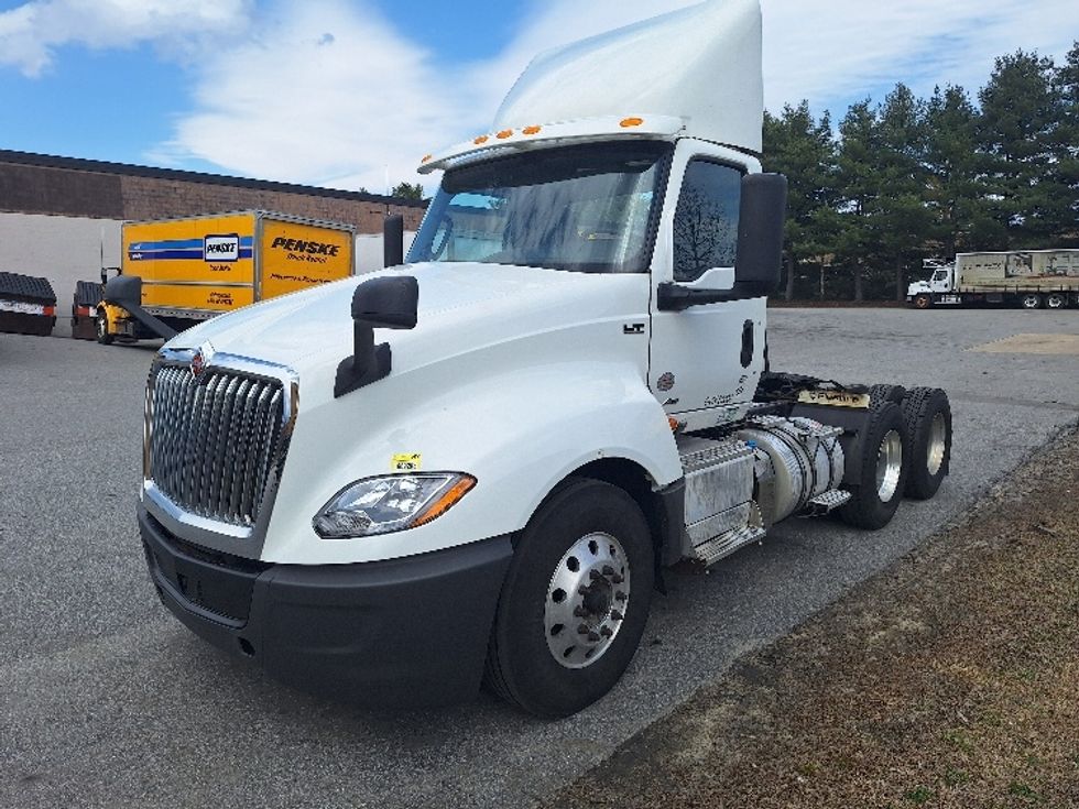 Day Cab Tractor-Heavy Duty Tractors-International-2020-LT625-Londonderry-NH-245,003\n\t\tmiles-$ 32,500 - Image 3
