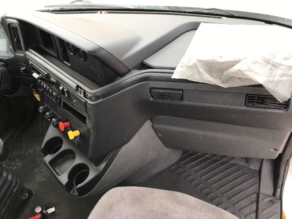 Day Cab Tractor-Heavy Duty Tractors-International-2020-LT625-Londonderry-NH-623,019\n\t\tmiles-$ 23,750 - Image 13