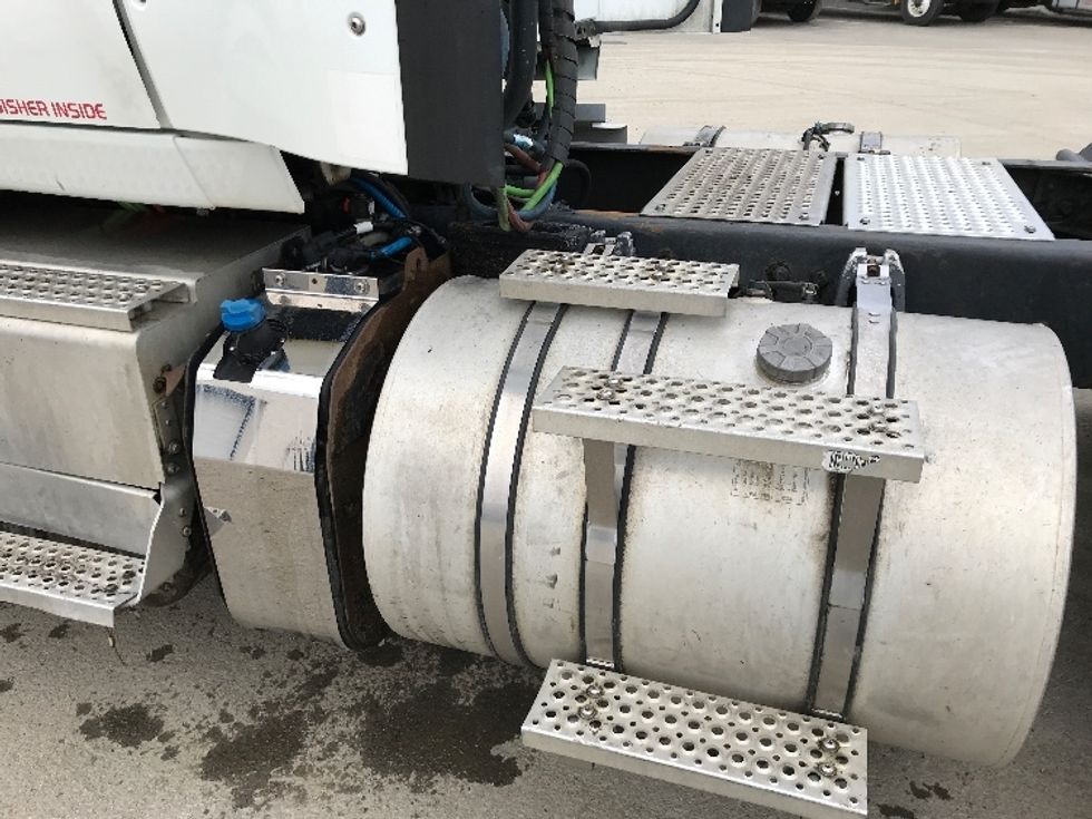 Day Cab Tractor-Heavy Duty Tractors-International-2020-LT625-Londonderry-NH-623,019\n\t\tmiles-$ 23,750 - Image 17