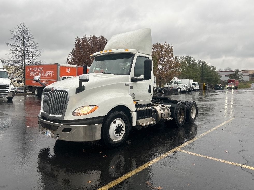 Day Cab Tractor-Heavy Duty Tractors-International-2020-LT625-Louisville-KY-578,383\n\t\tmiles-$ 25,750 - Image 3