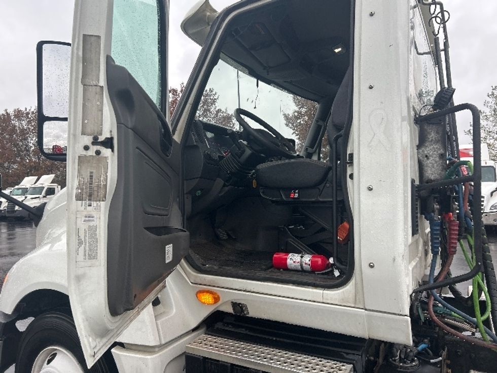 Day Cab Tractor-Heavy Duty Tractors-International-2020-LT625-Louisville-KY-578,383\n\t\tmiles-$ 25,750 - Image 9