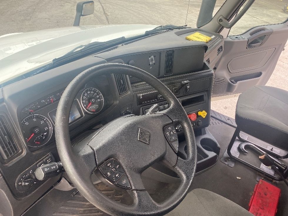 Day Cab Tractor-Heavy Duty Tractors-International-2020-LT625-Madison-AL-387,509\n\t\tmiles-$ 30,500 - Image 10
