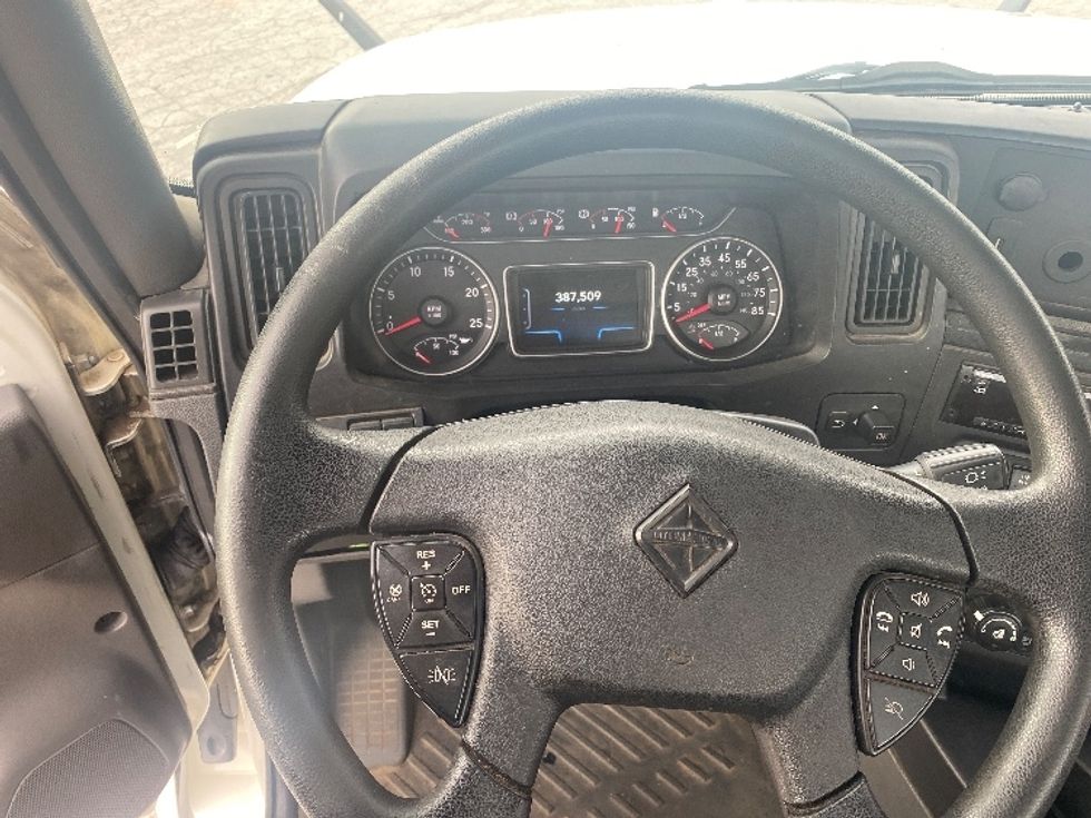 Day Cab Tractor-Heavy Duty Tractors-International-2020-LT625-Madison-AL-387,509\n\t\tmiles-$ 30,500 - Image 11