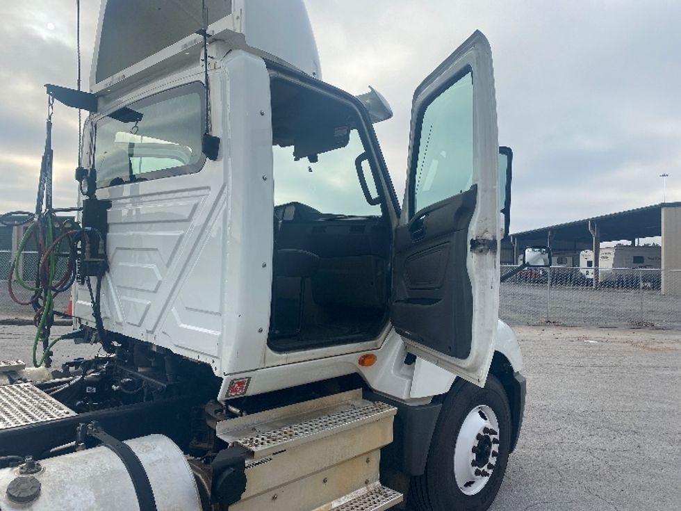 Day Cab Tractor-Heavy Duty Tractors-International-2020-LT625-Madison-AL-387,509\n\t\tmiles-$ 30,500 - Image 12