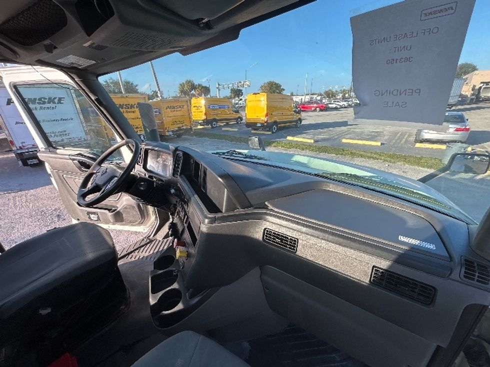 Day Cab Tractor-Heavy Duty Tractors-International-2020-LT625-Medley-FL-120,899\n\t\tmiles-$ 34,500 - Image 12