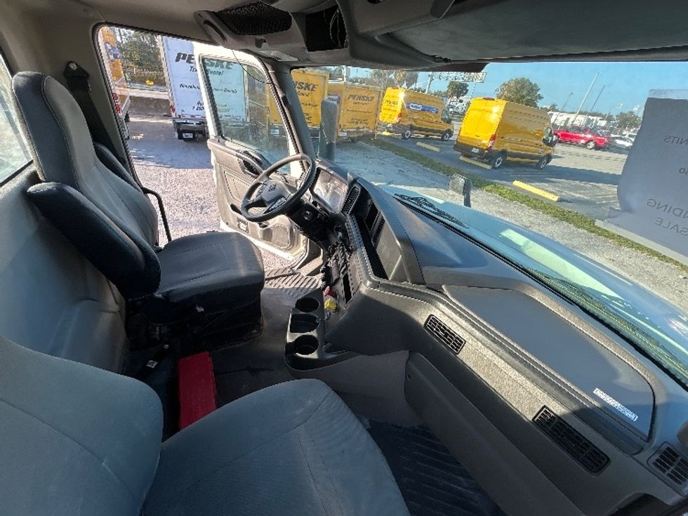 Day Cab Tractor-Heavy Duty Tractors-International-2020-LT625-Medley-FL-120,899\n\t\tmiles-$ 34,500 - Image 13