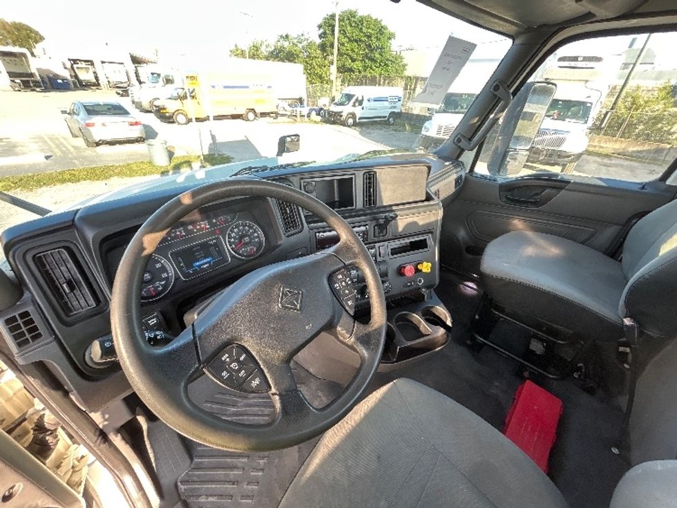 Day Cab Tractor-Heavy Duty Tractors-International-2020-LT625-Medley-FL-120,899\n\t\tmiles-$ 34,500 - Image 9